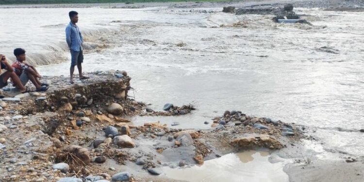 बाढी- पहिरो कहर : कालीगण्डकी करिडोर, अरनिको र पूर्वपश्चिम राजमार्ग पूर्णरुपमा बन्द