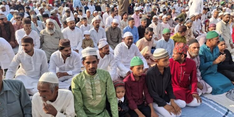 नेपालगञ्जमा धुमधामले मनायो बकर इद