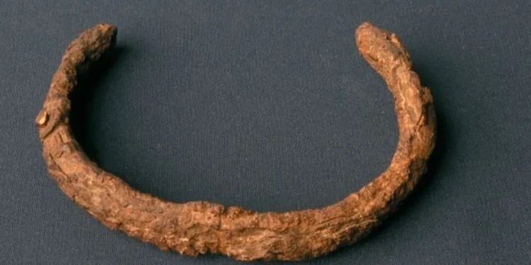 “पृथ्वीभन्दा बाहिरको धातुले बनेको ३ हजार वर्ष पुरानो गहना स्पेनमा फेला”