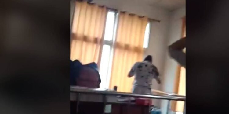 इजलासमै न्यायाधीशमाथि आक्रमण, कसरी भयो वीरगञ्जमा सूरक्षा चुक?