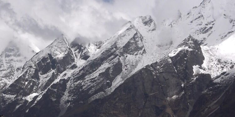 ग्लोबल वार्मिङ : पग्लियो लाङटाङ, सर्‍यो हिमरेखा, घटे पर्यटक!