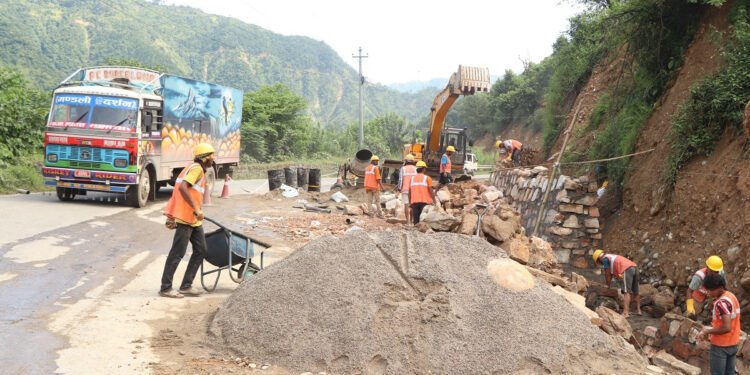 मलेखु–मुग्लिन सडक आजदेखि साढे पाँच घण्टा बन्द