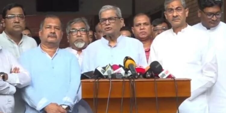 बंगलादेशमा फ्रेबुअरीमा निर्वाचन गराउने युनुसको घोषणा