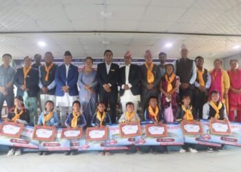 पौवादुङमाका उत्कृष्ट विद्यार्थी र विद्यालय पुरस्कृत