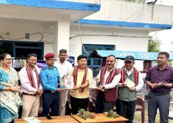 इलाका प्रहरी कार्यालयलाई पुस्तक सहयोग