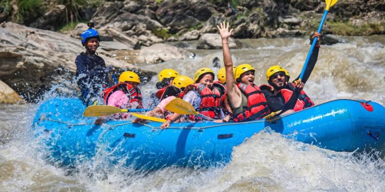 गर्मी छल्न त्रिशूलीमा र्‍याफ्टिङ