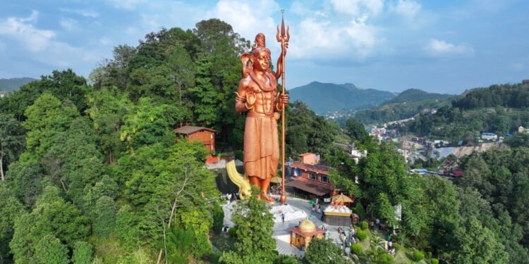 साँगास्थित विश्वकै अग्लो शिव मूर्ति (फोटो फिचर)