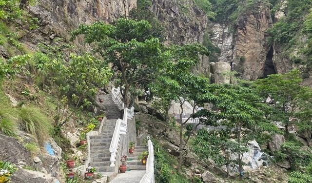 बाँदर कुद्ने भिर अहिले पर्यटकको रोजाइमा