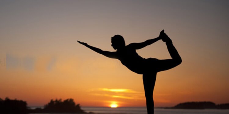 हेल्थ टिप्सः अर्धचन्द्रासन योगाबाट हुने लाभ