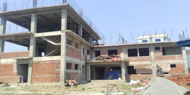 नमूना पशुपक्षी अस्पताल भवन निर्माण अधुरो