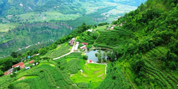 आन्तरिक पर्यटकको रोजाइमा भकुण्डेको बराहताल