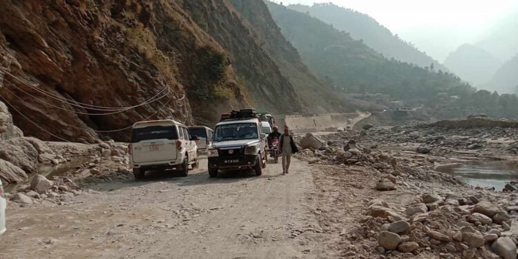 आजदेखि बीपी राजमार्गमा राति यात्रुबाहक सवारी सञ्चालनमा रोक