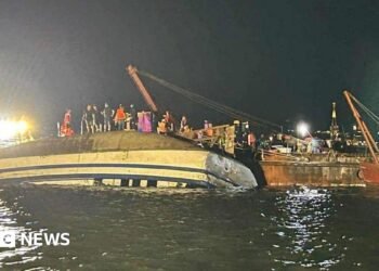 भियतनाममा पर्यटक डुंगा पल्टिंदा कम्तीमा ३४ जनाको मृत्यु, केही अझै बेपत्ता