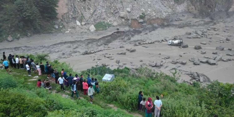 रसुवा बाढी बितण्डा : नेपाल–चीनबीचको मुख्य स्थलमार्ग सञ्जाल टुट्यो, अन्य के-के मा पुग्यो क्षति ?