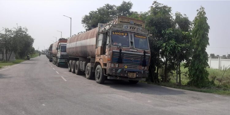 गत आवमा पूर्वीनाका काँकरभिट्टाबाट १९ अर्ब ९४ करोड बाराबरको पेट्रोलियम पदार्थ आयात