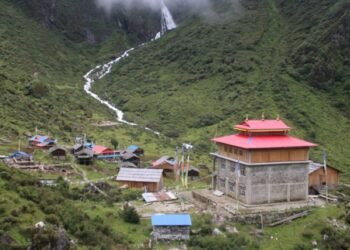 आर्थिक अभावमा जोङलुङ गुम्बा पुनर्निर्माण अधुरै