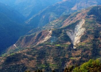 बागलुङमा पाँच हजार ८७२ घर बाढी पहिरोको जोखिममा