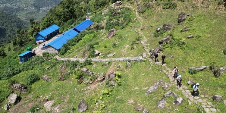चन्दा सङ्कलन गरी २७ किलोमिटर पदमार्ग निर्माण