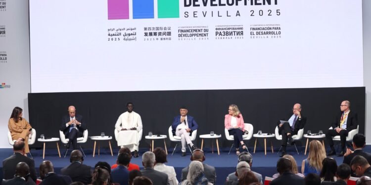 प्रधानमन्त्री ओली उच्चस्तरीय बैठकहरुमा व्यस्तः विकास साझेदारहरुलाई औपचारिक च्यानलबाट आउन आग्रह