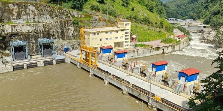 तल्लो सोलु जलविद्युत् आयोजनाको उत्पादन राष्ट्रिय प्रसारण प्रणालीमा जोडियो