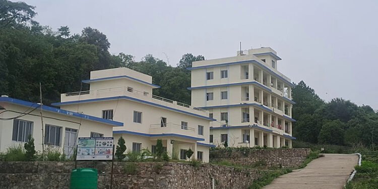 १५ श्ययाको अस्पताल नाममा मात्रै, सेवा भने स्वास्थ्य चौकीकै !