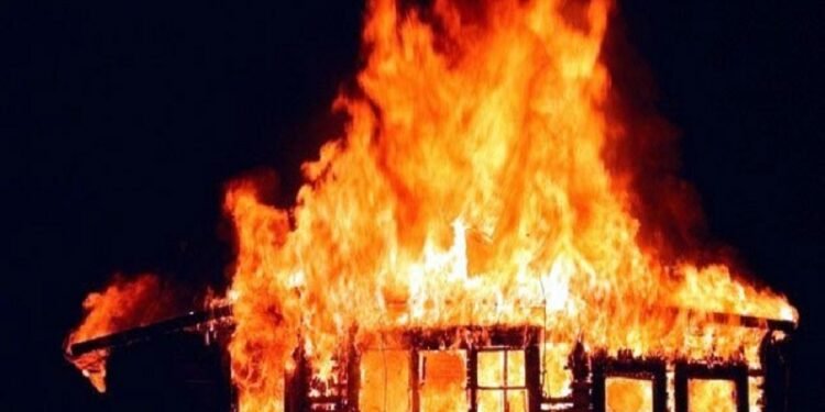 वडा कार्यालयमा आगलागी, आठ लाखको क्षति