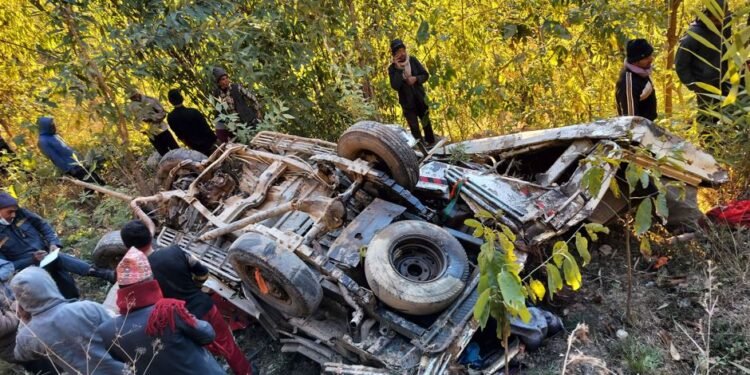 जीप दुर्घटनामा दुईजनाको मृत्यु