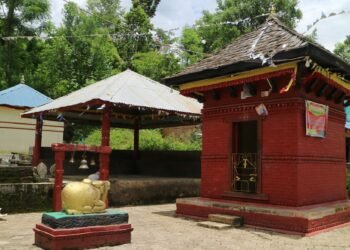 पुनर्निर्माण गरिँदै ऐतिहासिक बरेटार शिवमन्दिर