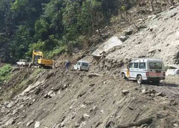 बेँसीसहर-चामे सडकमा राति सवारी सञ्चालनमा रोक