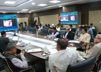 गृहमन्त्री लेखकद्वारा विपद् सङ्कटग्रस्त क्षेत्रका जनप्रतिनिधि र प्रमुख जिल्ला अधिकारीसँग छलफल