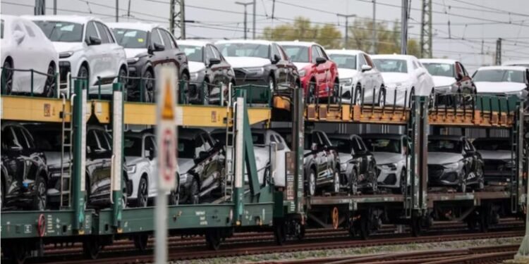 जर्मनीबाट अमेरिकातर्फ गाडी निर्यातमा भारी गिरावट, नयाँ आयात शुल्कको प्रभाव