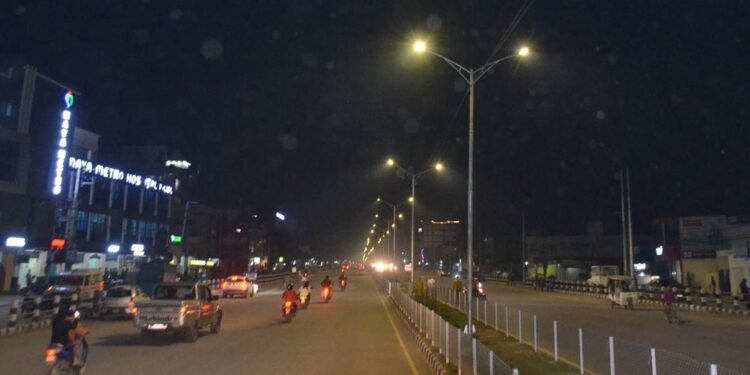 सडक स्तरोन्नतिले फेरिँदै धनगढीको स्वरुप