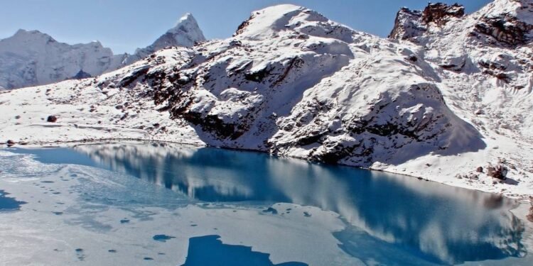 पर्वतीय क्षेत्रमा बढ्दै जोखिम, हिमताल विस्फोटको खतरा