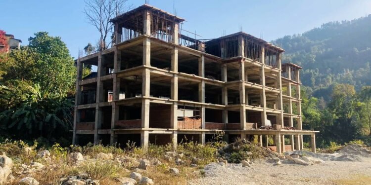 म्याद थप्दा समेत सम्पन्न भएन प्रशासकीय भवन