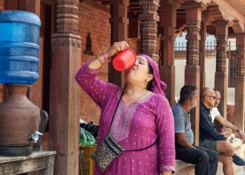 काठमाडौं महानगरमा नवनिर्मित फाल्चा र माटाको घैंटोमा चिसो पानी (तस्बिरहरू)