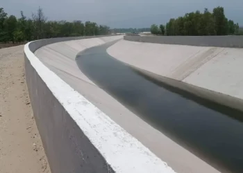 नहर छ, पानी छैन