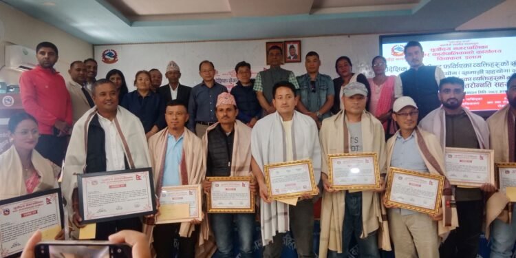 गाउँमै उद्यम गर्नेलाई सम्मान