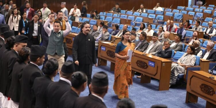 प्रतिनिधिसभा बैठक : रास्वपा र राप्रपाद्वारा बैठक बहिष्कार