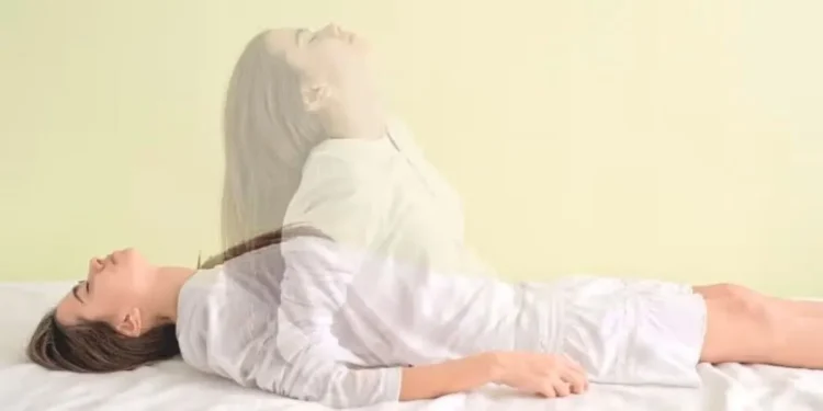 सुतिरहेको बेलै किन हुन्छ मृत्यु ? मुटु रोगको खतरनाक संकेतहरूको बेवास्ता नगरौं