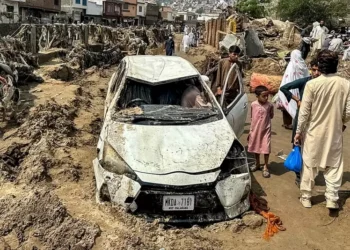पाकिस्तानको बाढी-पहिरोमा अझै हराइरहेछन् २०० भन्दा बढी मानिस