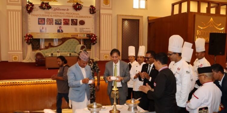 ‘गुन्द्रुकको सुप र तोमयाम सुप सँगसँगै’