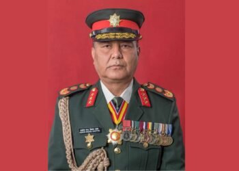 प्रधानमन्त्री ओलीपछि चीन भ्रमणमा जांदै प्रधानसेनापति सिग्देल