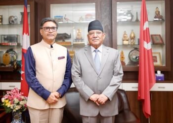 अध्यक्ष दाहालसँग विदेशसचिव मिश्रीको शिष्टाचार भेट