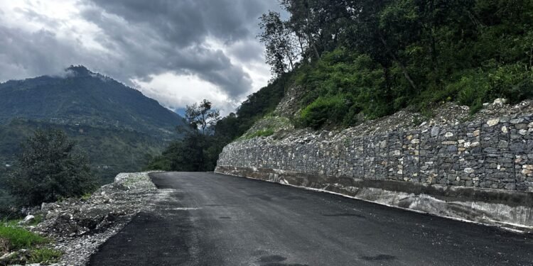 तीन करोड २१ लाख खर्चेर बागलुङ–बेनी सडक मर्मत