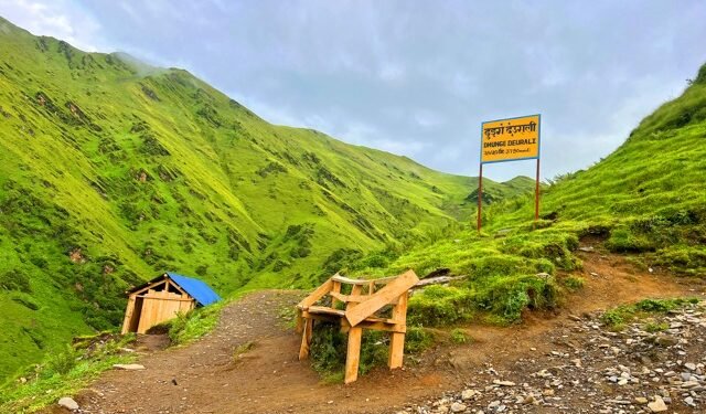 बुकीपाटन जाने पर्यटकका लागि ठाउँ–ठाउँमा विश्रामस्थल