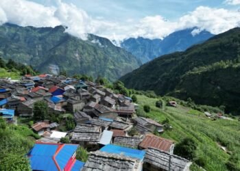 बसाइँसराइले रित्तिदै म्याग्दीका गाउँ