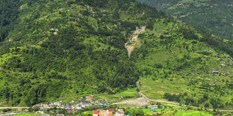 एउटै पालिकाका दुई हजार ४३८ घर बाढीपहिरोको जोखिममा