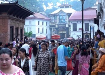 साउनको अन्तिम सोमबारमा भक्तजनको घुँइचो (तस्बिरहरू)
