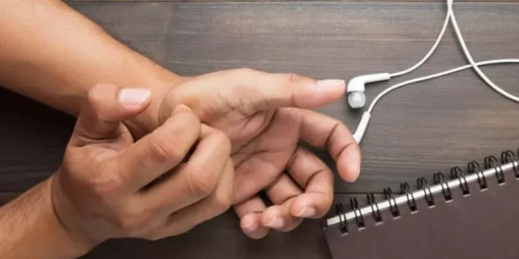 हत्केला चिलाउँदा धन आउने भनाइ: सत्य वा केवल अन्धविश्वास ?