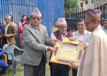 शिक्षक रामविक्रम थापा ‘सहिद मनोज जोशी प्रतिभा पुरस्कार’ बाट पुरस्कृत